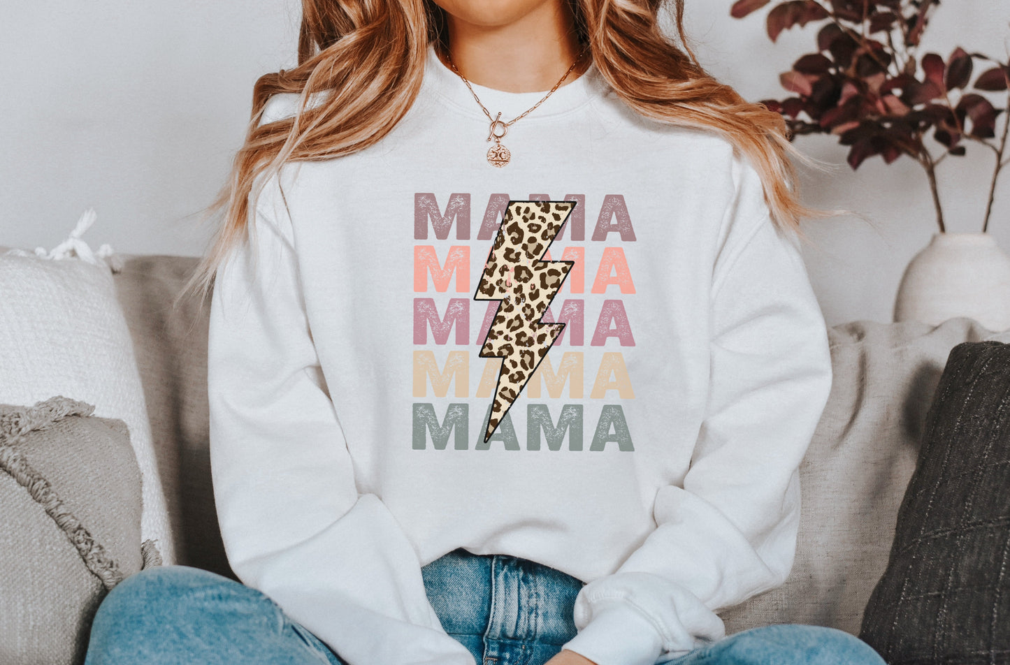Retro Mama Graphic Sweatshirt